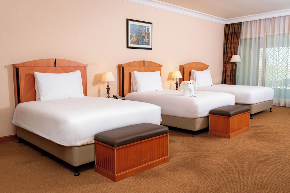 al raha beach hotel