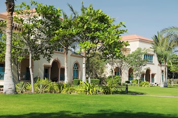 al raha beach hotel