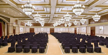 al raha beach hotel