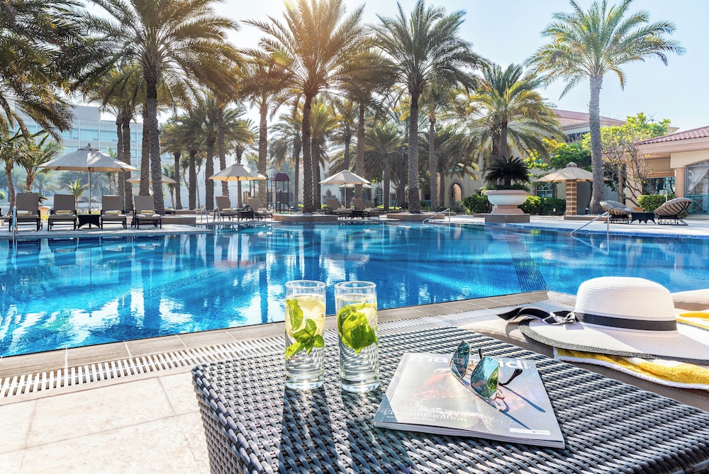 al raha beach hotel