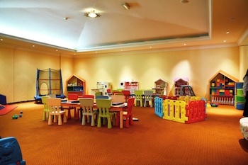 al raha beach hotel