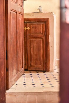 Riad Youssef,Fez>>Fes,3 star