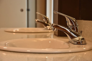 canmore hotel hostel