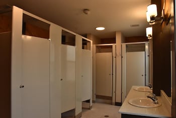 canmore hotel hostel