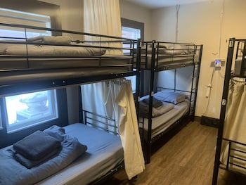 canmore hotel hostel