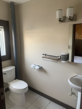 canmore hotel hostel