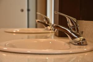 canmore hotel hostel