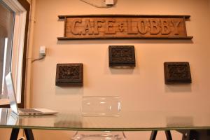 canmore hotel hostel