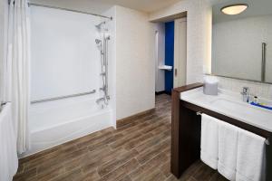holiday inn express sarnia point edward an ihg hotel