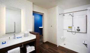 holiday inn express sarnia point edward an ihg hotel