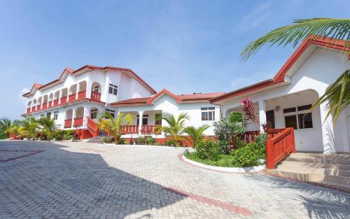 Royal Elmount Hotel,Cape Coast>>Biriwa,3.5 star