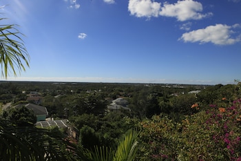 A Stone's Throw Away,Nassau>>Bahamas,4 star