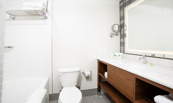 pomeroy hotel fort mcmurray