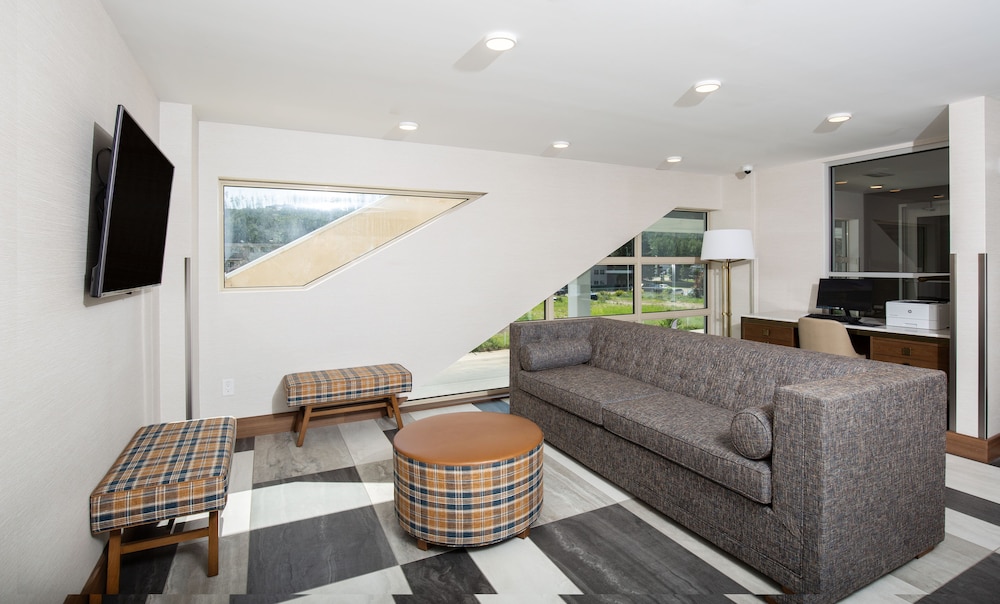 pomeroy hotel fort mcmurray