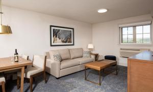 pomeroy hotel fort mcmurray