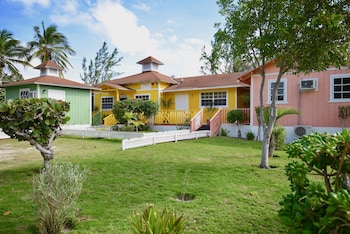 Nathan's Lodge,Congo Town>>Andros Island,4 star