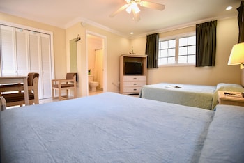 Nathan's Lodge,Congo Town>>Andros Island,4 star