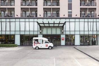 Ibis Hua Hin,Near Hua Hin Market Village,3 star