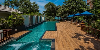 Sailom Hotel Hua Hin,29 Petchkasem Road,3 star