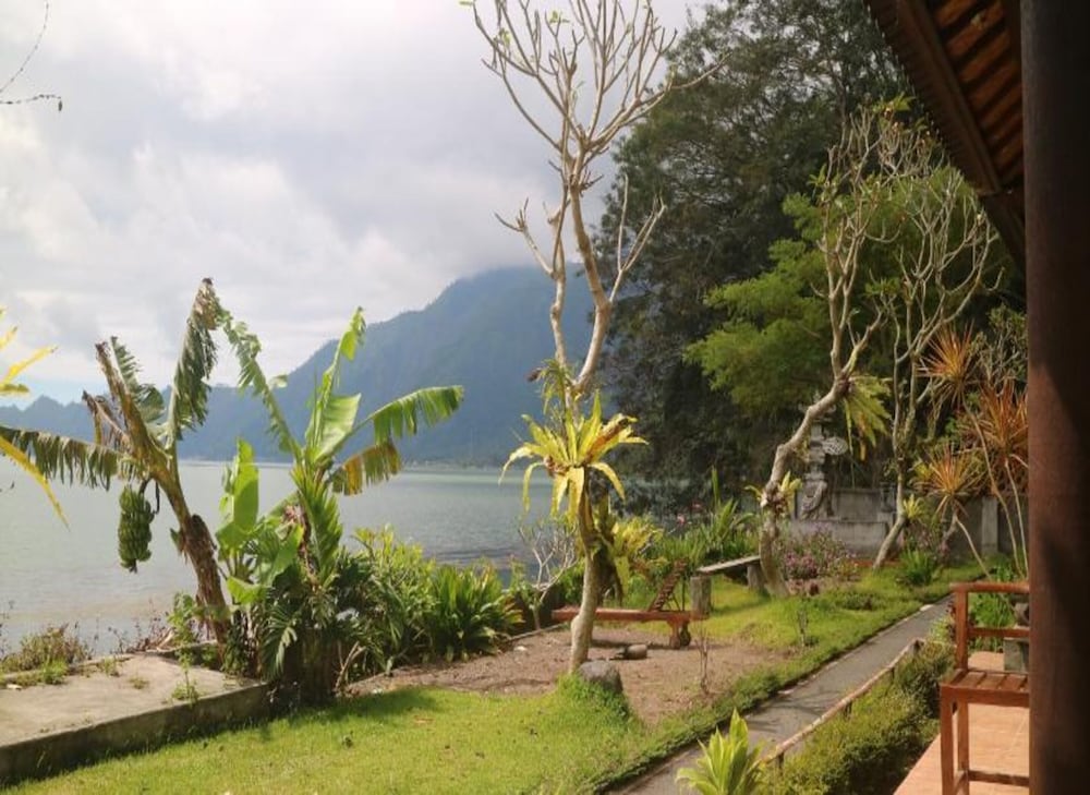 batur green lake