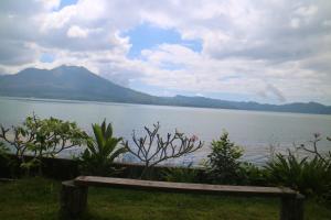 batur green lake