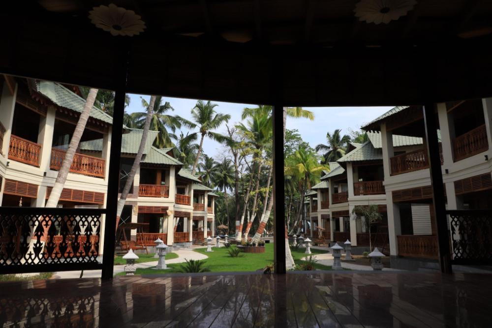 sandyy wavess beach resort