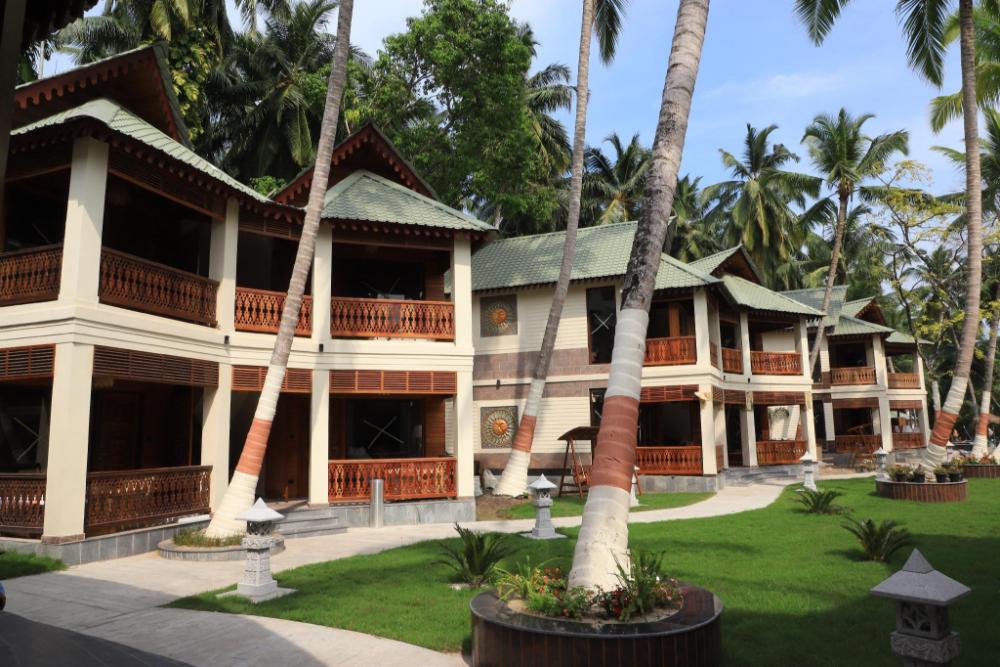 sandyy wavess beach resort