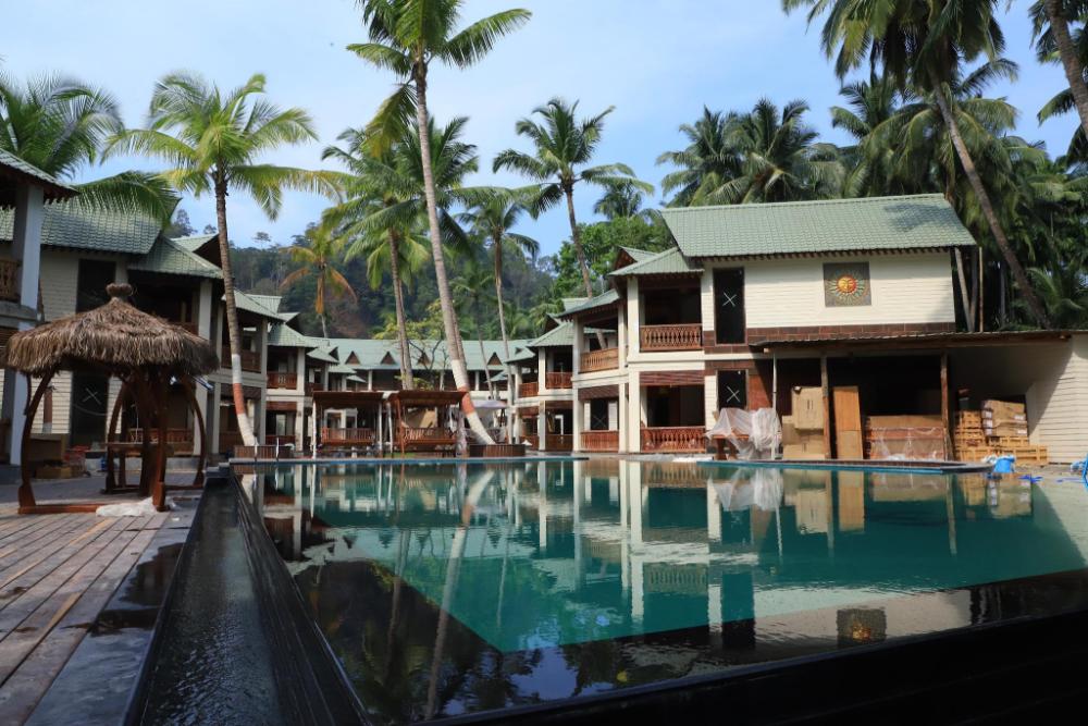 sandyy wavess beach resort