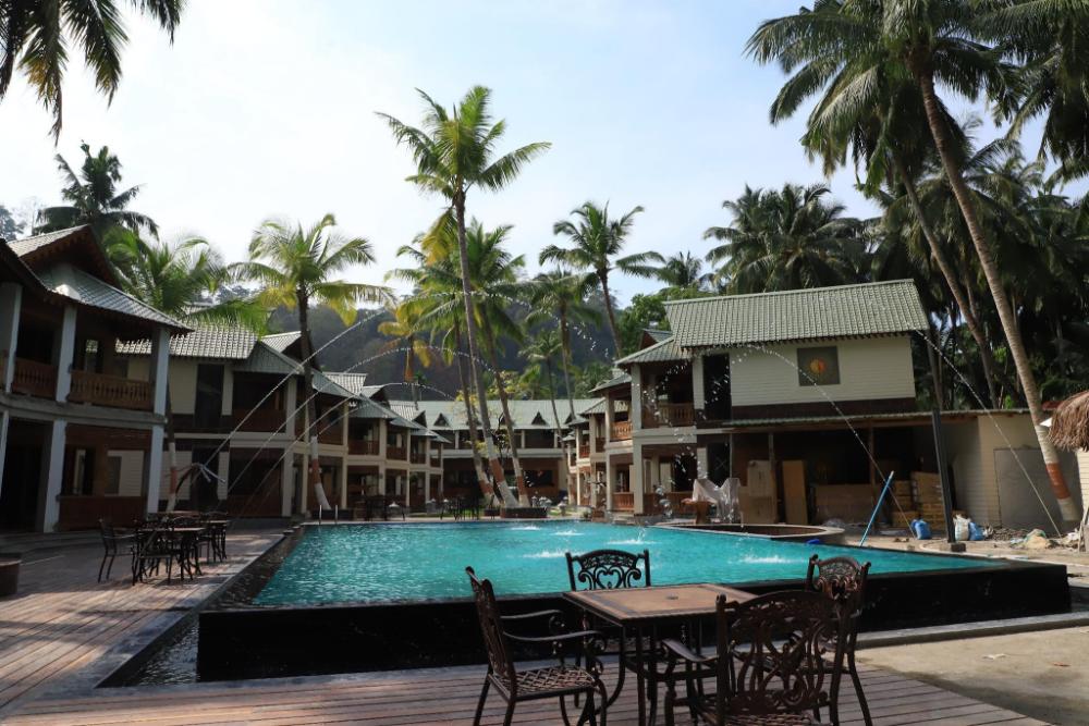 sandyy wavess beach resort