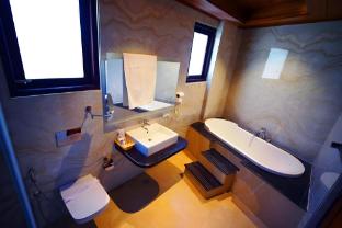 sandyy wavess beach resort