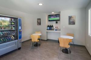 motel 6 saanichton bc victoria airport