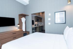 sandman signature sherwood park hotel