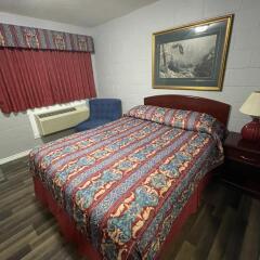 Arrow Lake Motel,Kelowna>>Fauquier,1 star