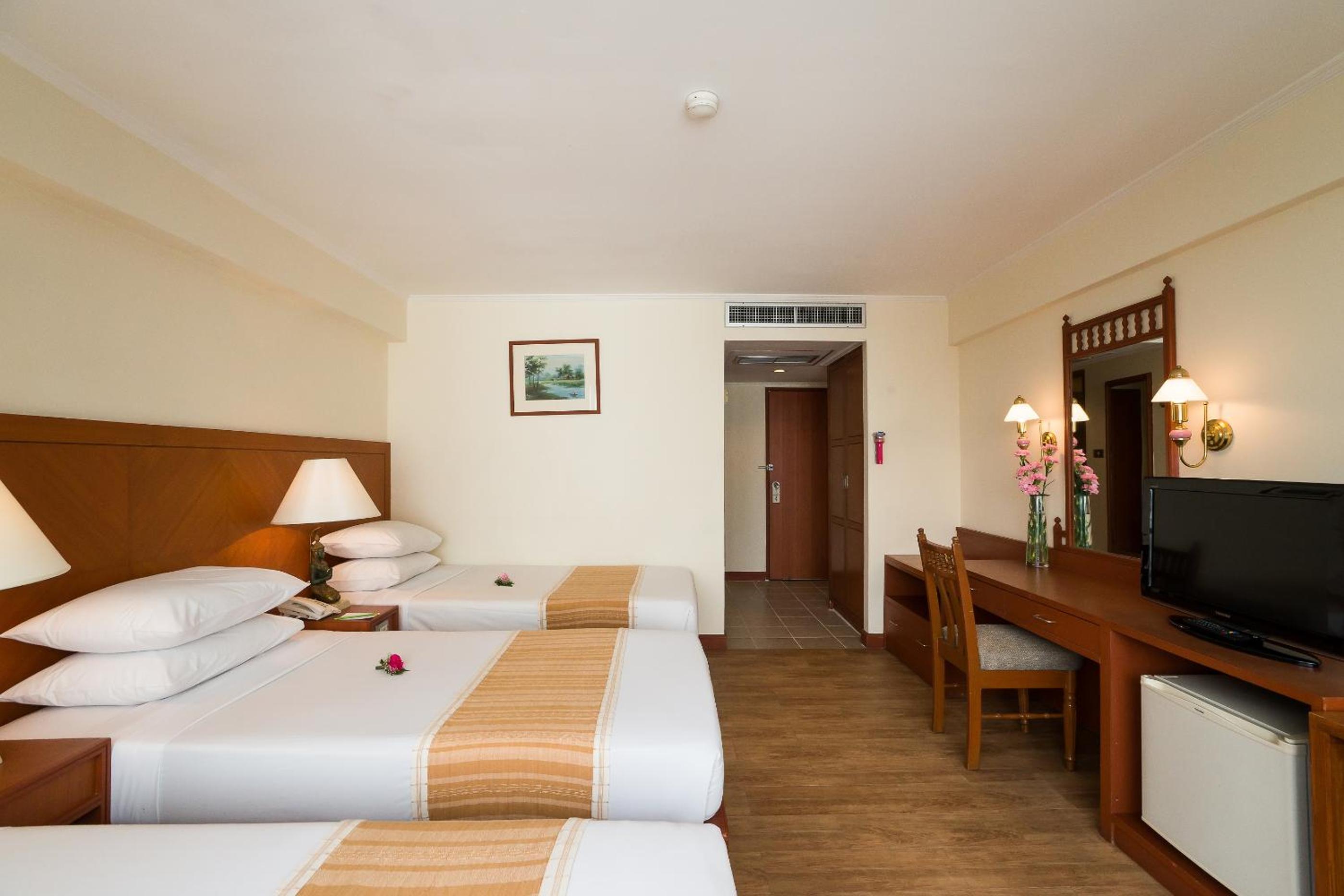 bangkok palace hotel