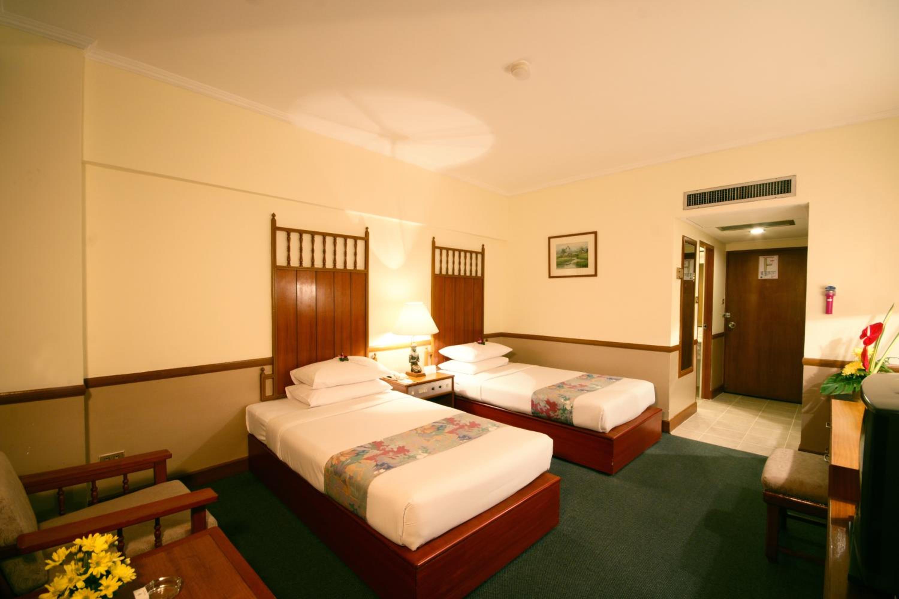 bangkok palace hotel