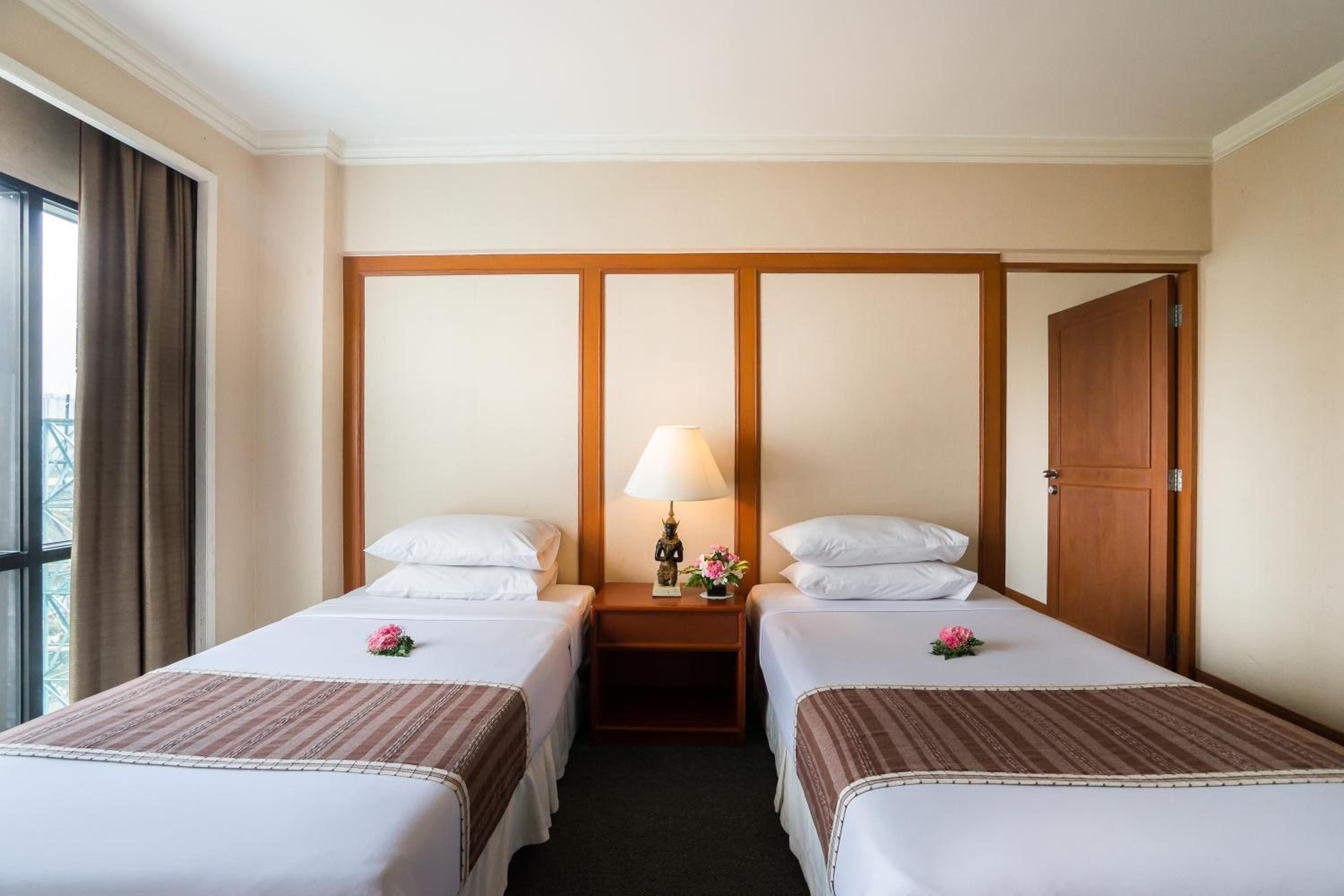 bangkok palace hotel