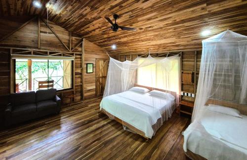 finca amistad cacao lodge