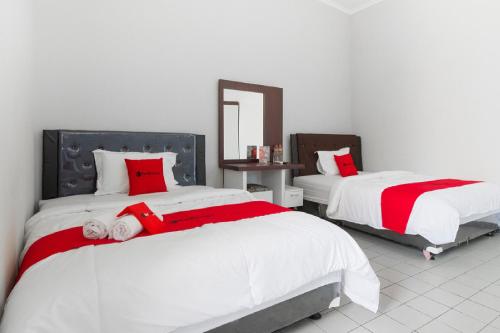 reddoorz near batik tulis celaket 2