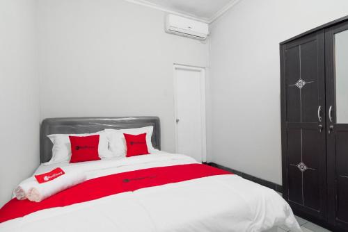 reddoorz near batik tulis celaket 2