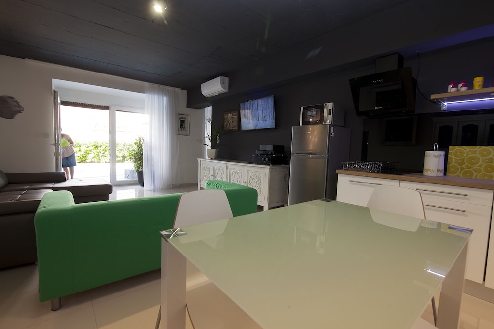 basic mansion mandalina