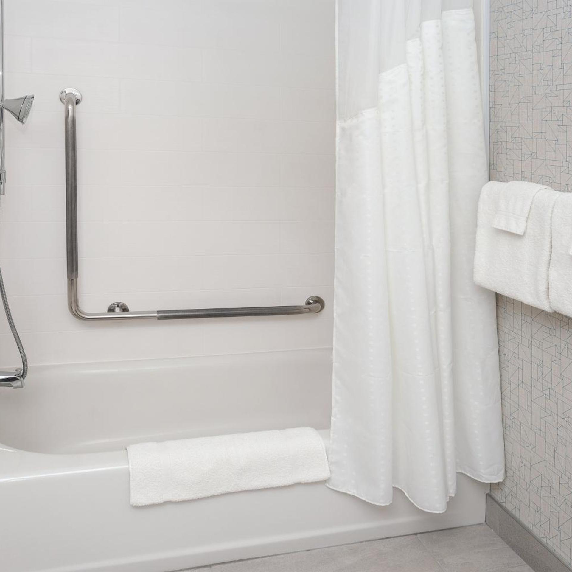holiday inn express and suites ottawa downtown east