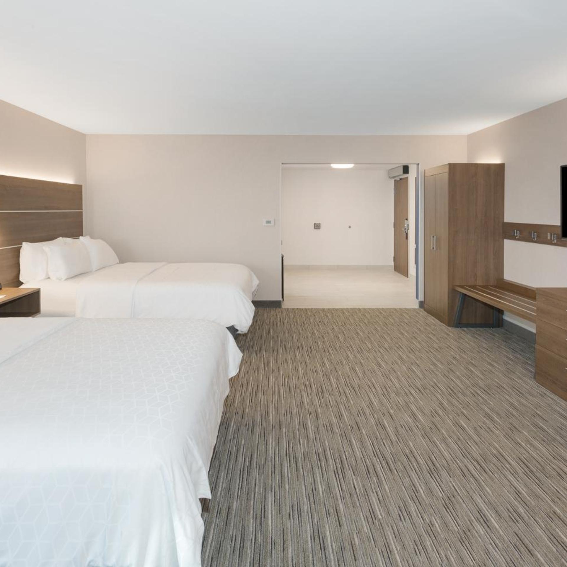 holiday inn express and suites ottawa downtown east