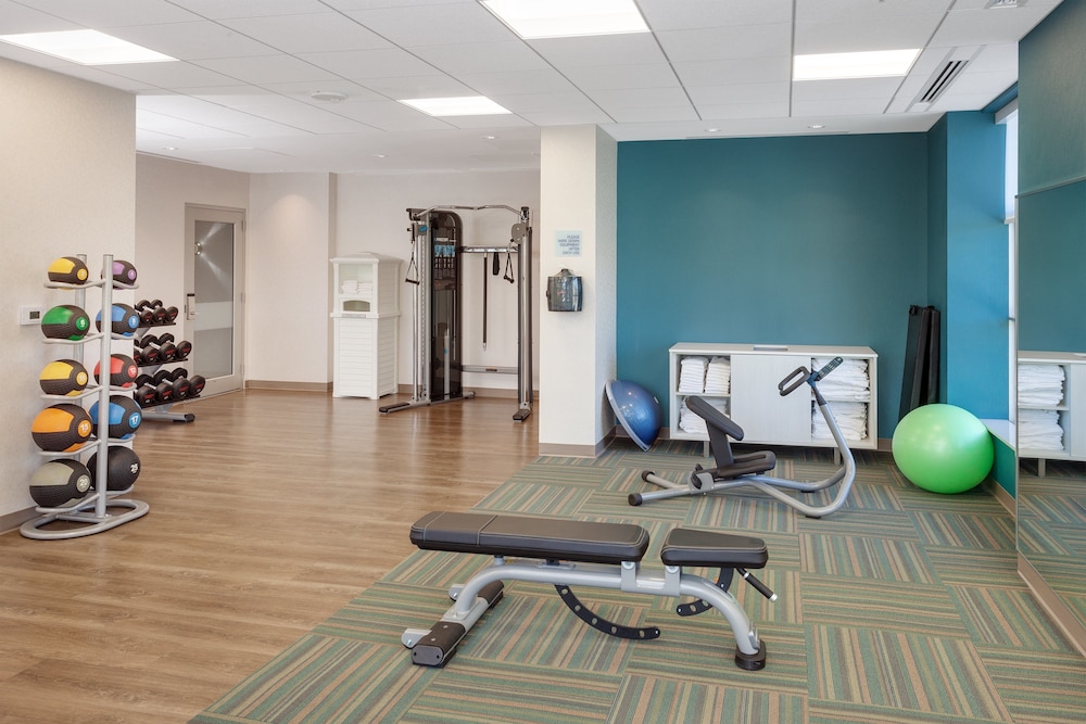 holiday inn express and suites ottawa downtown east