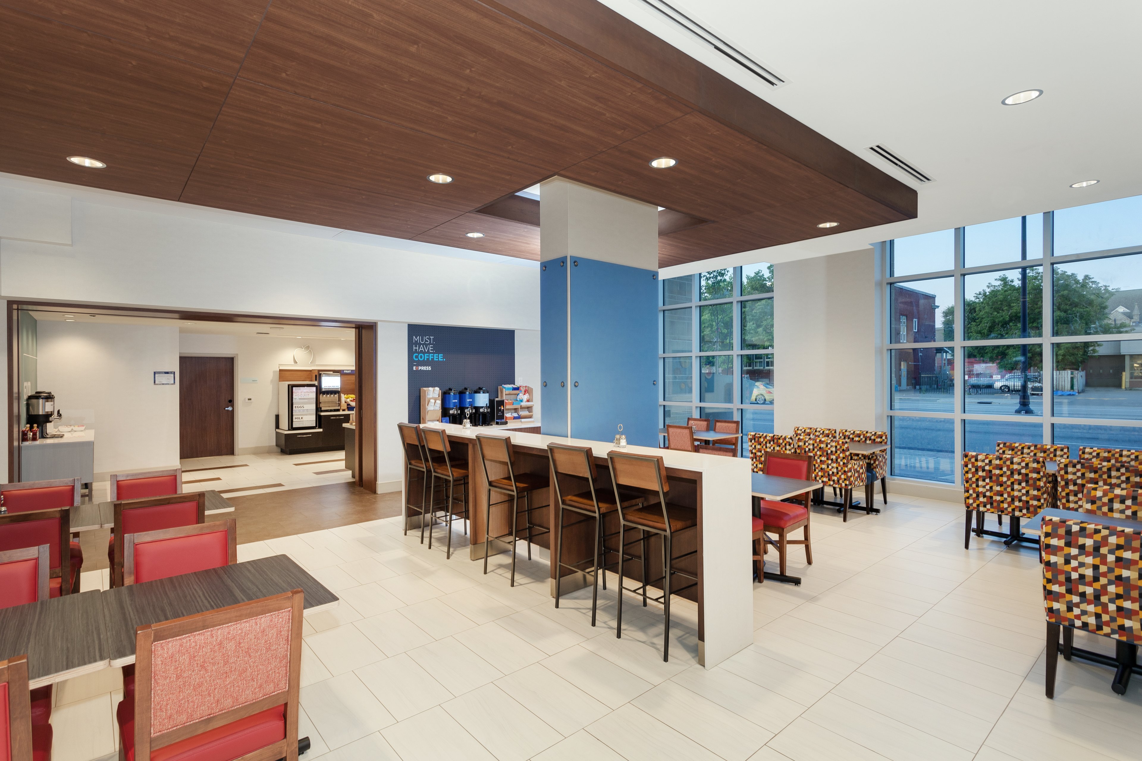 holiday inn express and suites ottawa downtown east