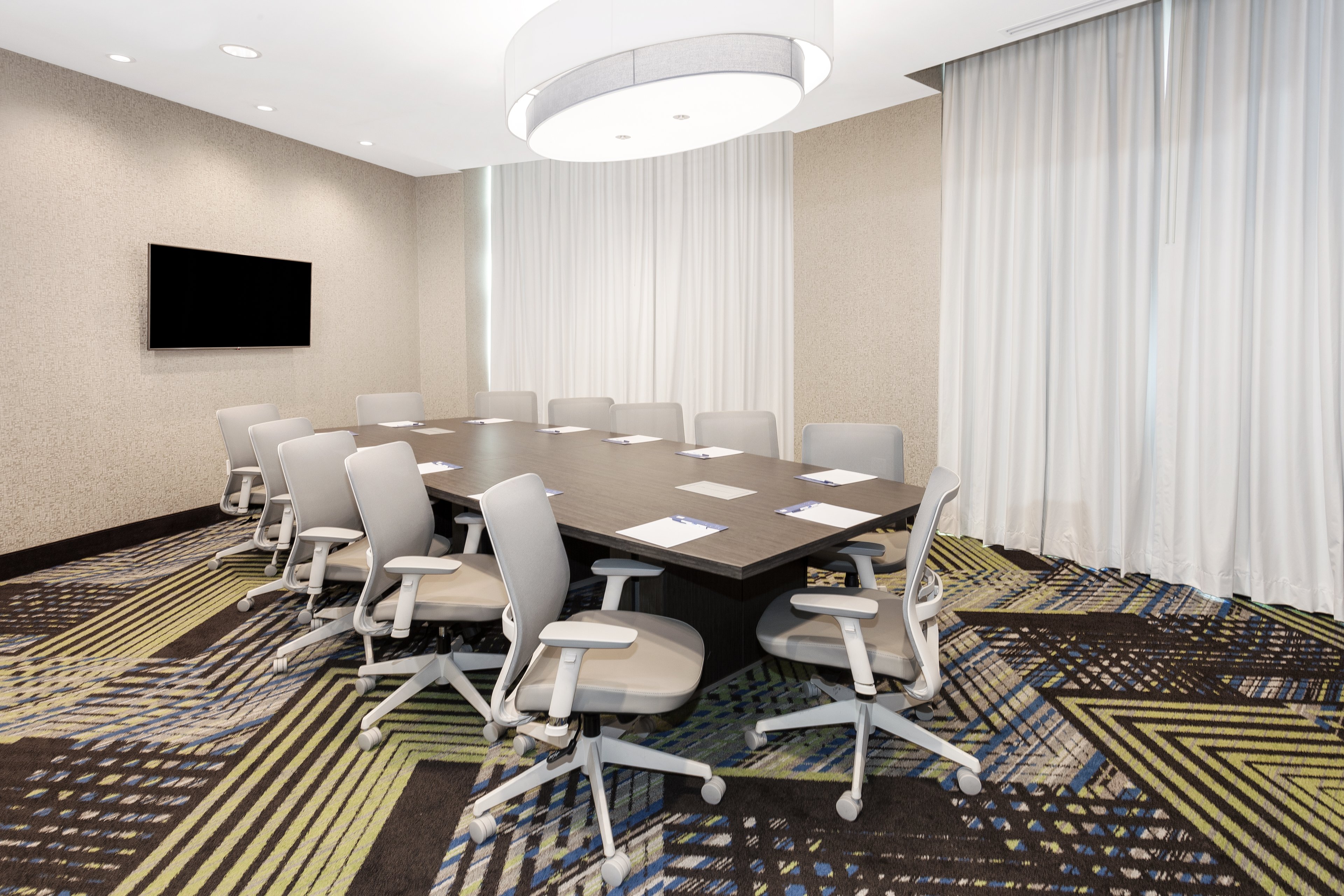 holiday inn express and suites ottawa downtown east