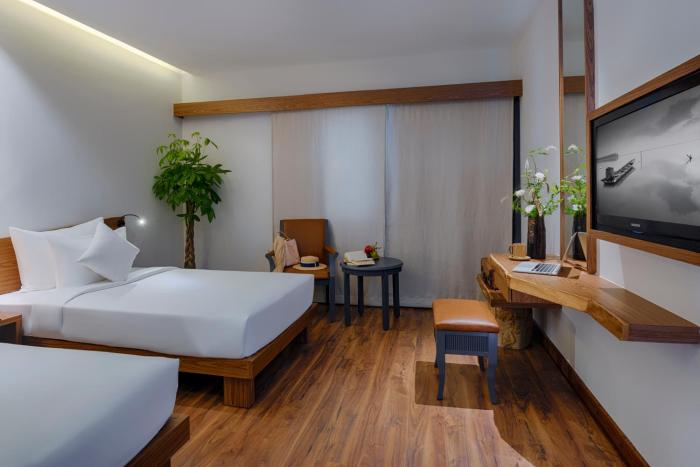 silverland min hotel