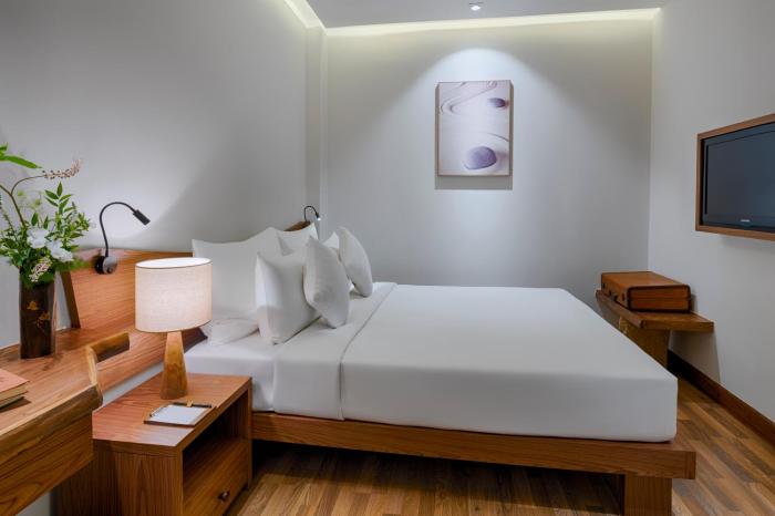 silverland min hotel