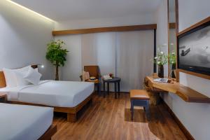 silverland min hotel