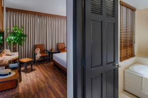 silverland min hotel