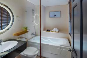 silverland min hotel